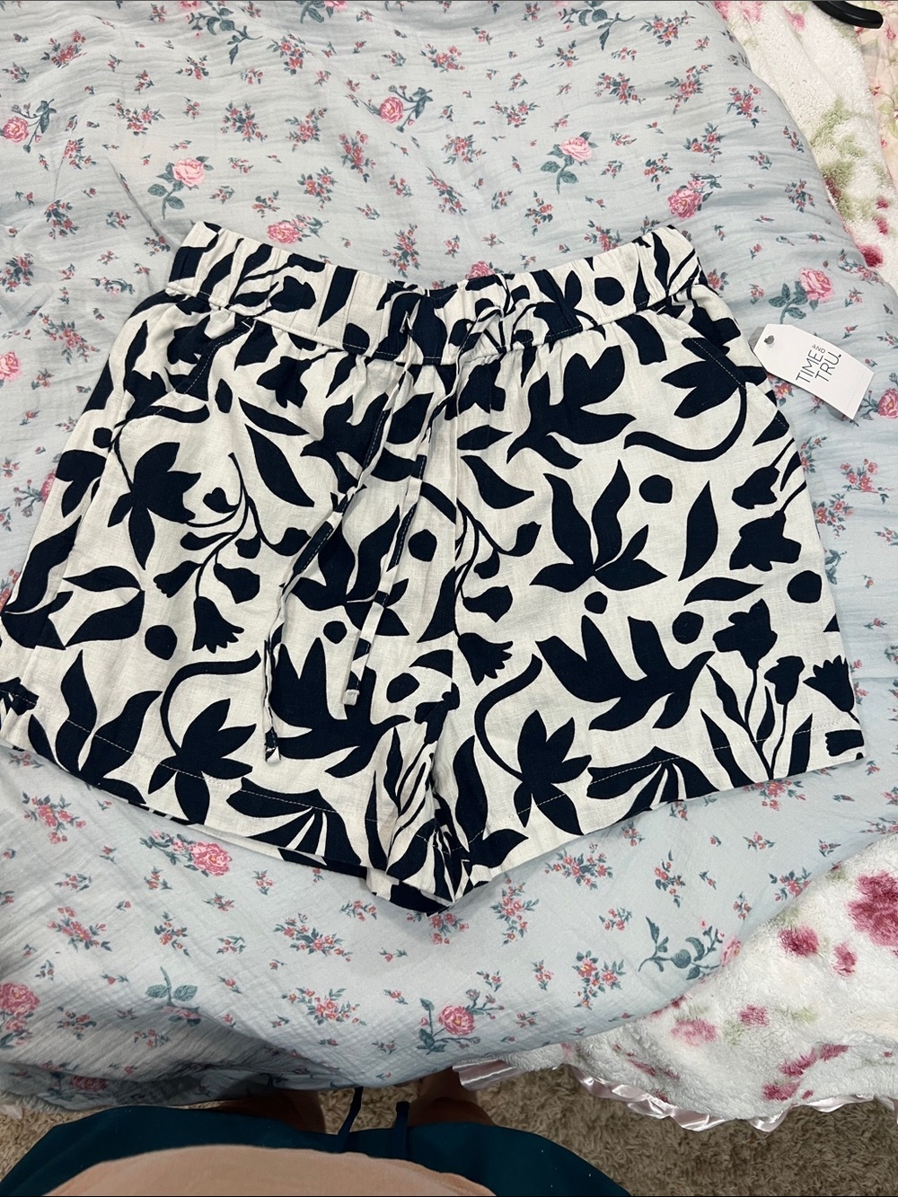 Time and Tru Black and White Floral High-Waist Shorts